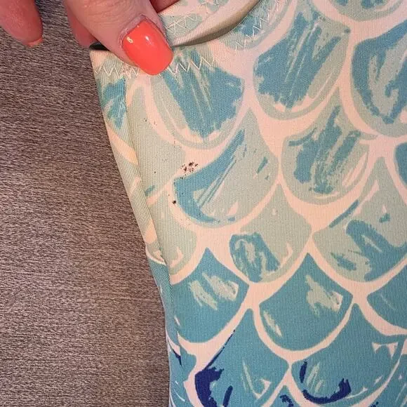 Lilly Pulitzer Shift Dress Perla Scale Back Engineered Scuba Med Mermaid *READ* - Picture 6 of 7